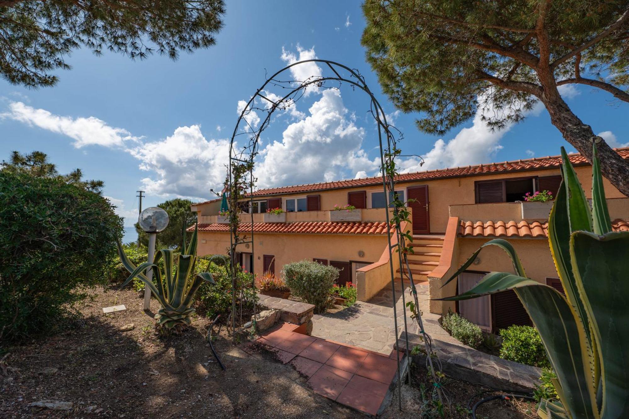 Apartments La Turistica Capoliveri  Bagian luar foto